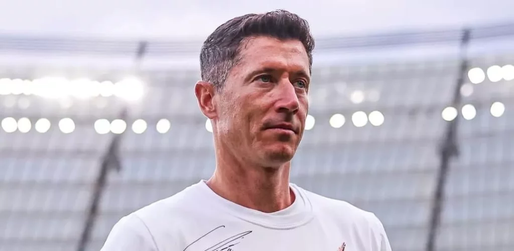 Novo técnico da Polônia pede volta de Lewandowski