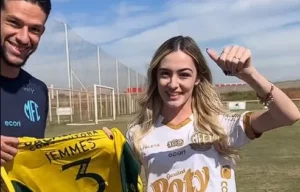 Torcedora do Mirassol ganha camisa após bolada no Brasileirão