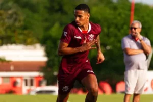 Meia do Náutico pede entrega total contra o Caxias pela Série C