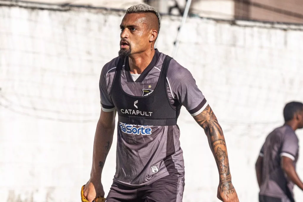 ABC e Lucas Gonçalves encerram vínculo após apenas três jogos 2 ABC e Lucas Gonçalves encerram vínculo após apenas três jogos (Foto: Renne Carvalho / ABC)