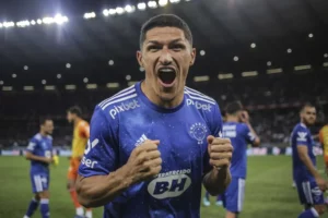 Athletico-PR sonda a situação de atacante ex-Cruzeiro