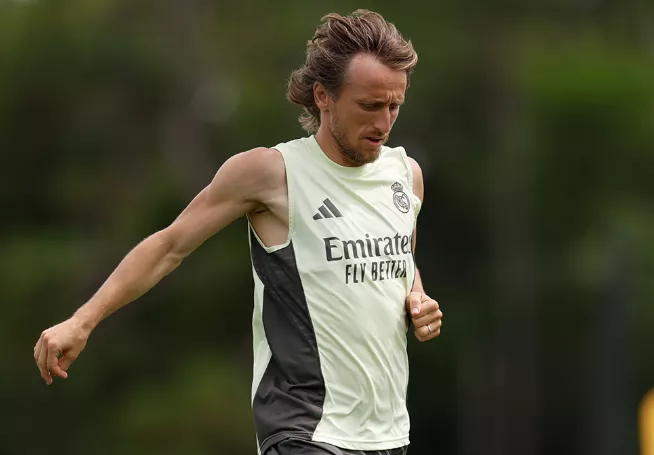 Novo técnico do Milan confirma chegada de Modric em 1ª coletiva: ‘Extraordinário’