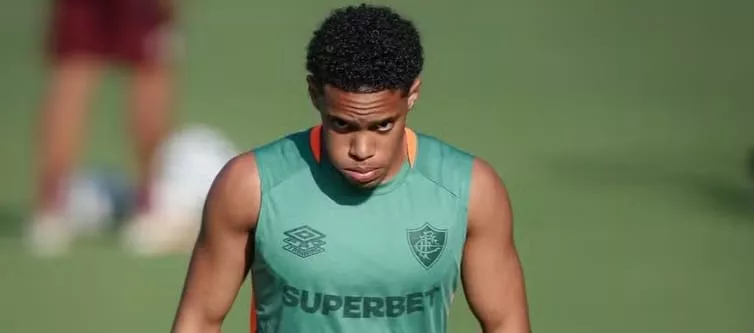 Joia do Fluminense volta a treinar após grave lesão
