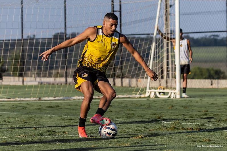 Meia celebra estreia no Novorizontino e projeta sequência da Série B 7 Meia celebra estreia pelo Novorizontino 1