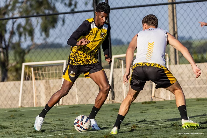 Meia celebra estreia no Novorizontino e projeta sequência da Série B 3 Meia celebra estreia pelo Novorizontino 5