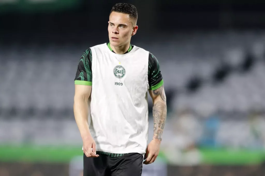 Série B: Coritiba empresta volante ao Chipre