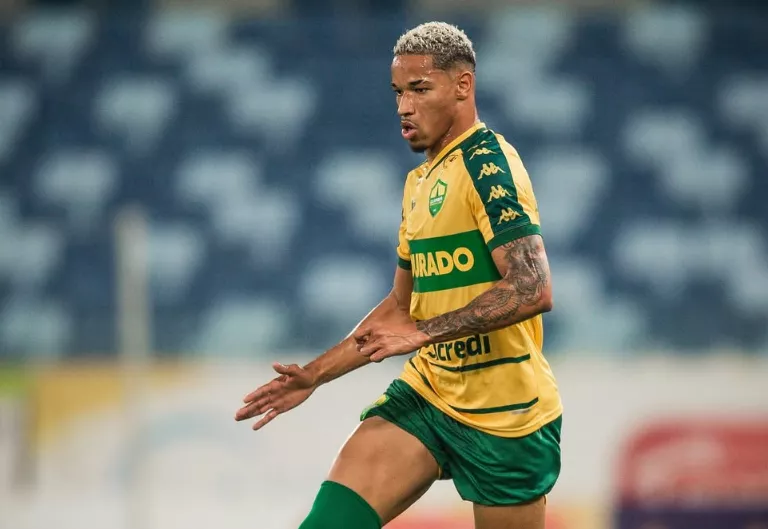 Cuiabá Lucas Cardoso Náutico