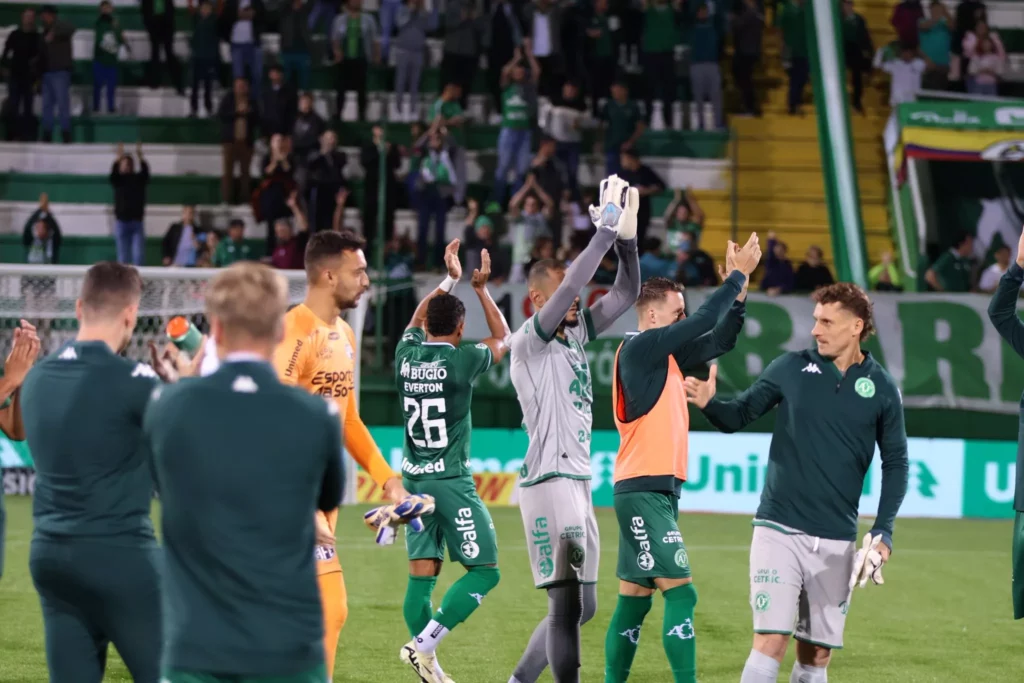 Operário-PR x Chapecoense – Onde assistir, escalações e arbitragem