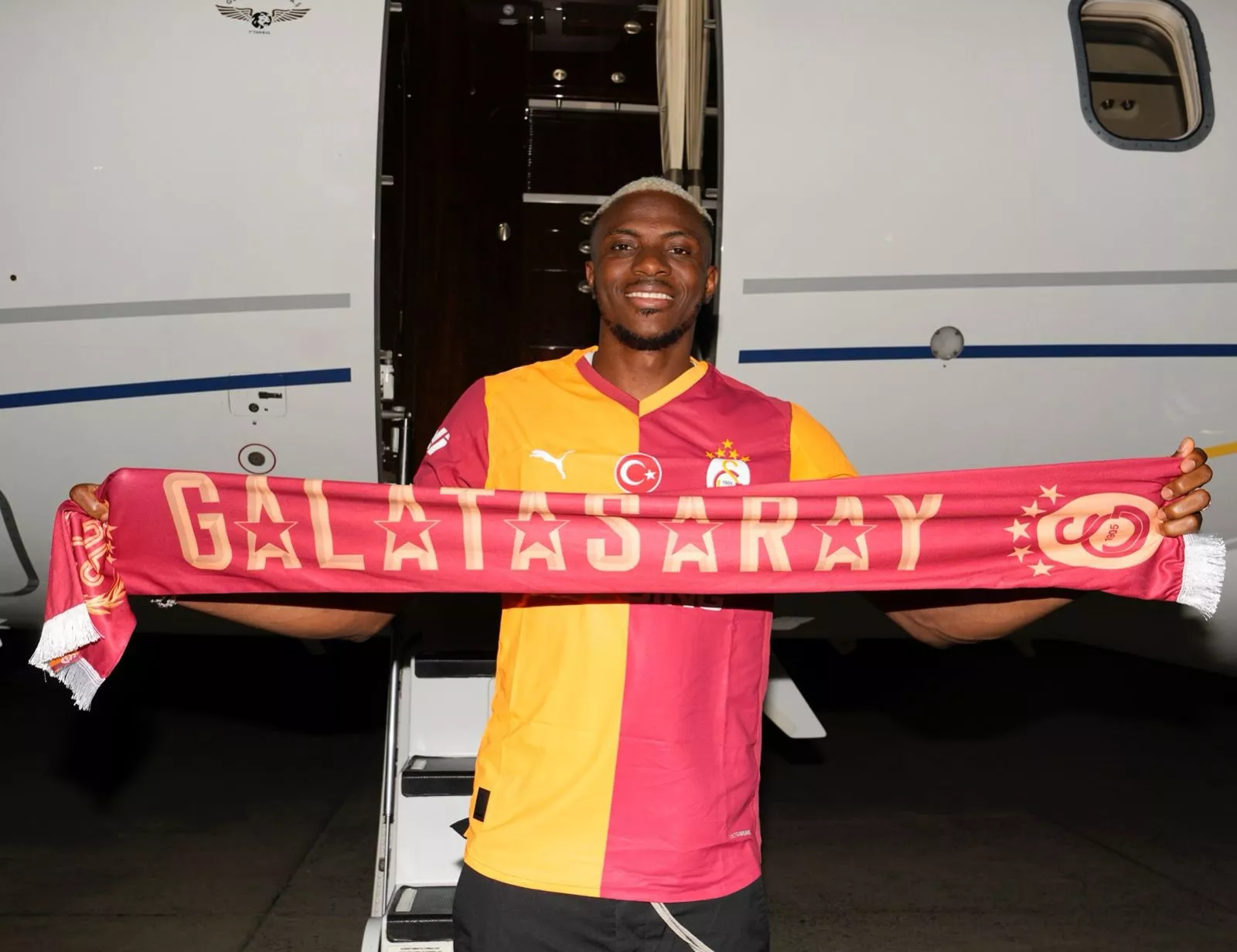 Osimhen é anunciado pelo Galatasaray como contratação mais cara do futebol turco