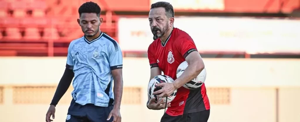 Paulinho Kobayashi leva Imperatriz ao mata-mata da Série D