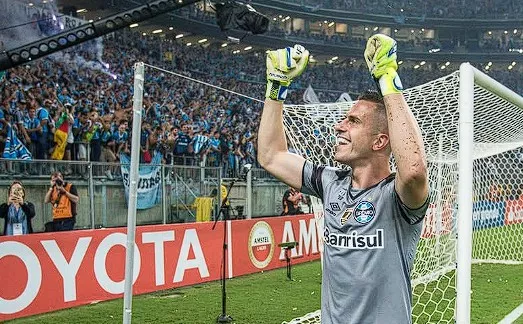 Marcelo Grohe livre no mercado: Grêmio e Fortaleza de olho no goleiro