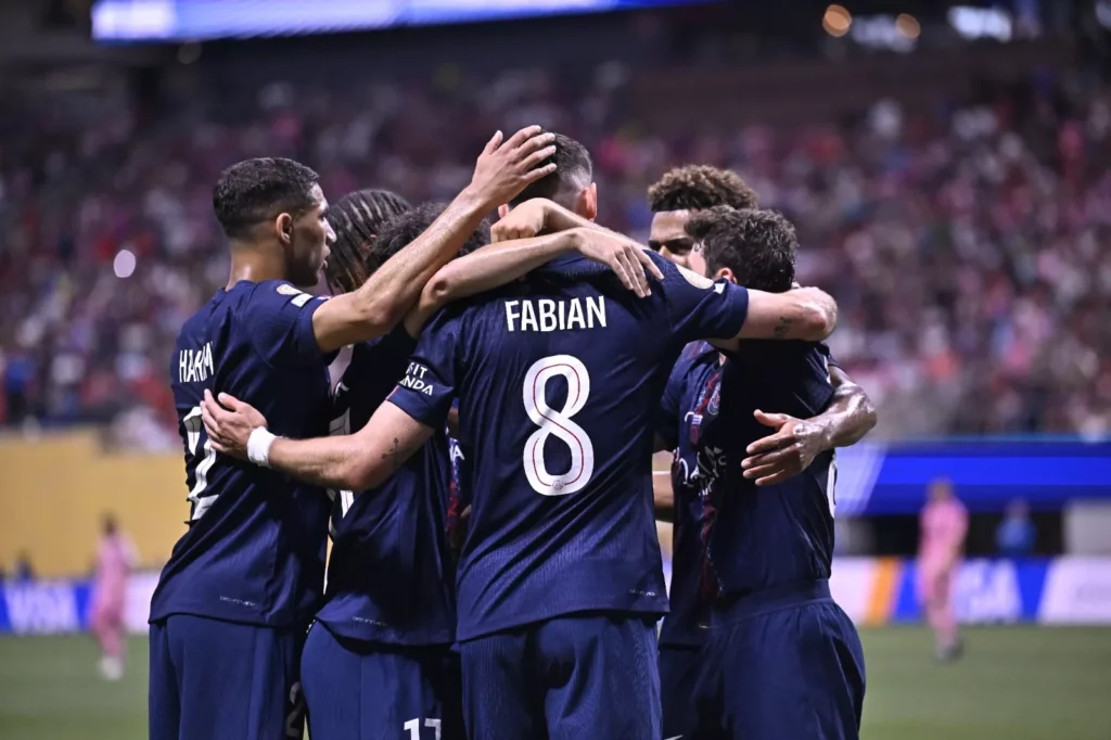 PSG ensaia marcação sob pressão para surpreender o Bayern (Foto: Reprodução/X)