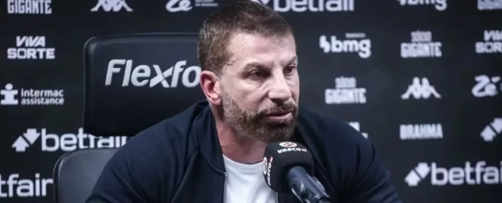 Vasco mira a contratação de um zagueiro após problemas defensivos