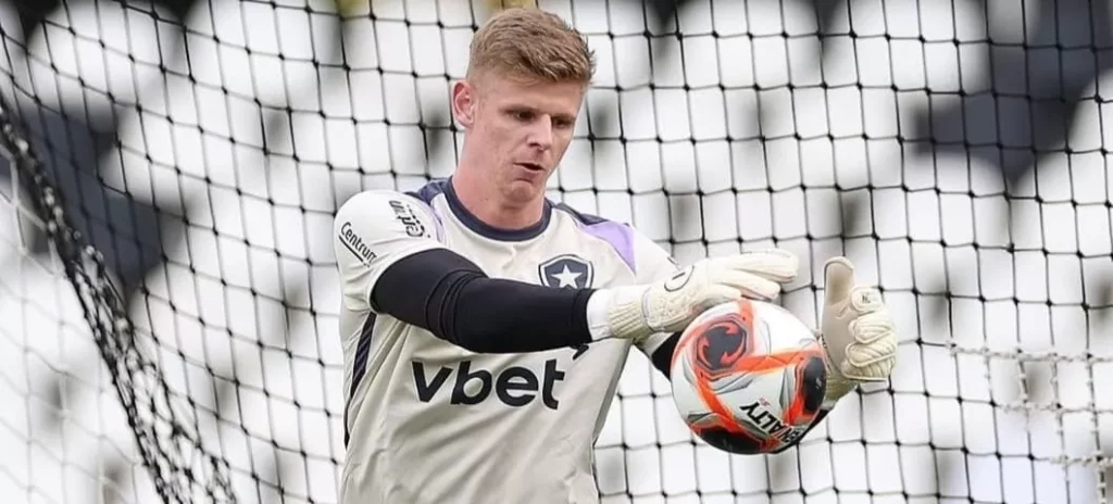 Botafogo negocia a renovação do contrato do goleiro Raul