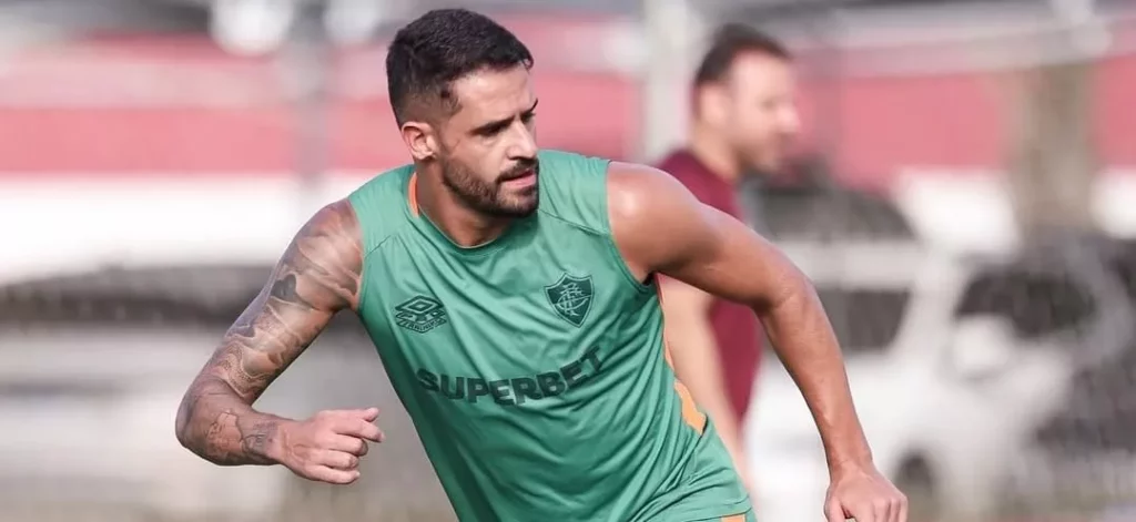 Renato Augusto aparece em treino do Fluminense nos Estados Unidos