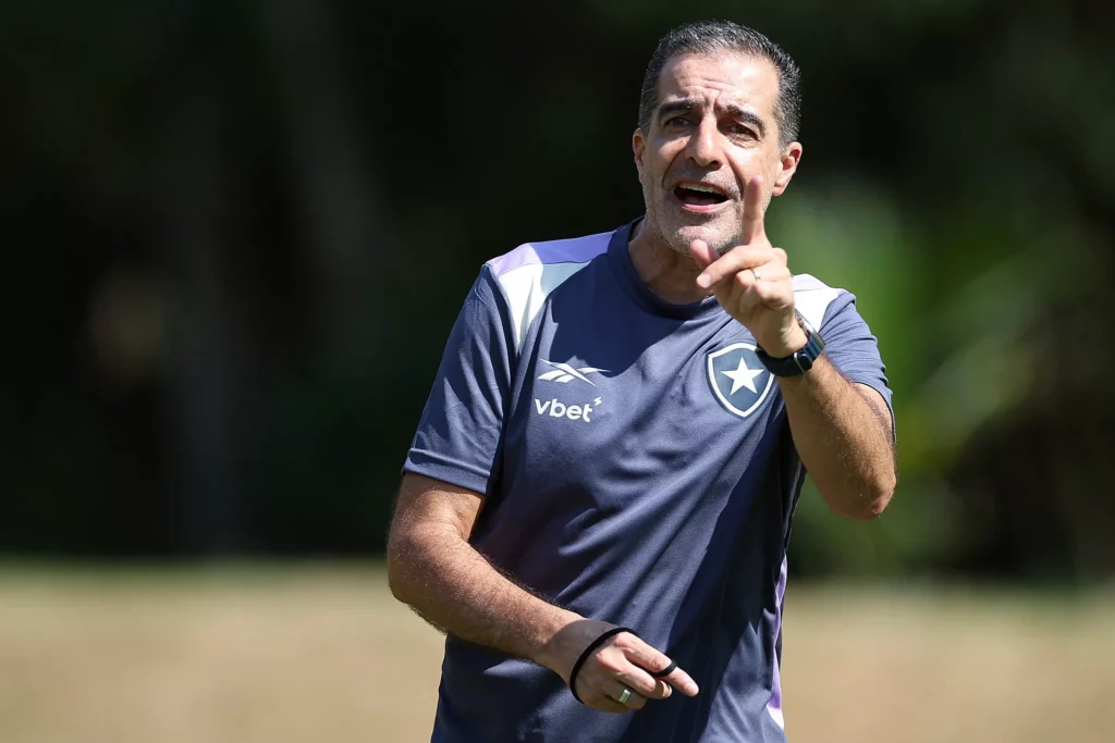 Fortaleza oficializa Renato Paiva até 2026: ‘De alto nível’