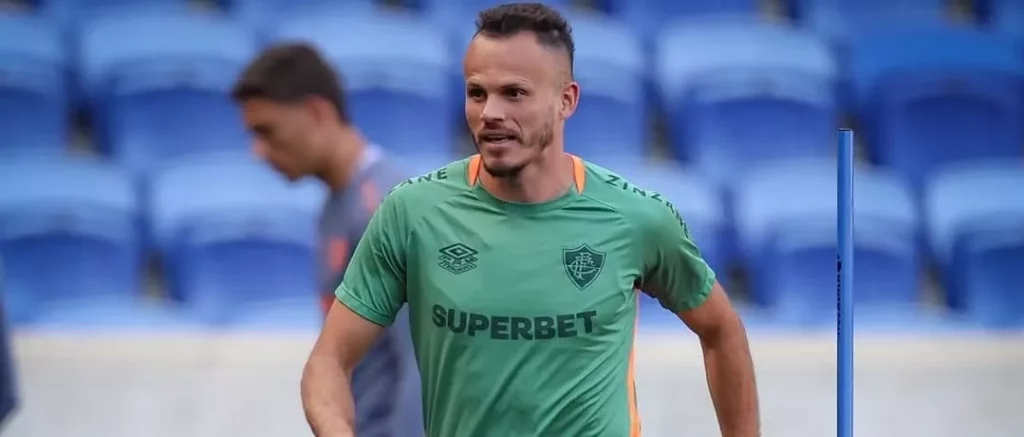 Renê é dúvida no Fluminense para duelo contra o Internacional