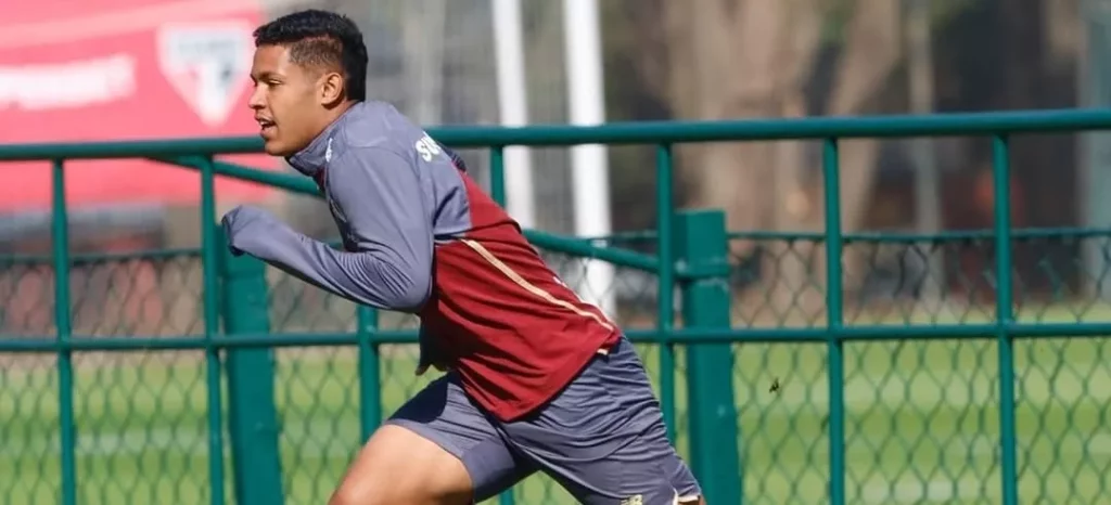 Ryan Francisco passa por cirurgia e só volta ao São Paulo em 2026