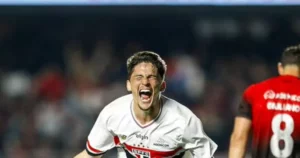 Crespo usa duelo com Athletico-PR na Copa do Brasil para dar ritmo e poupar elenco do São Paulo