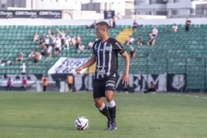 Técnico do Figueirense confirma Samuel como titular na lateral