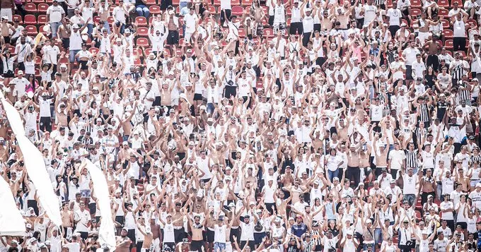 Santos mira torcedor da capital e terá 3 jogos no MorumBis, enquanto São Paulo jogará na Vila