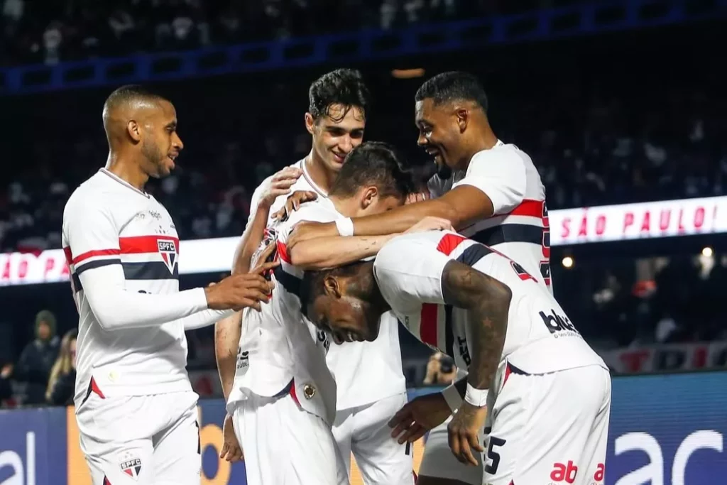 São Paulo 2 x 1 Athletico-PR - Tricolor sai na frente na Copa do Brasil 2 São Paulo 2 x 1 Athletico-PR - Tricolor sai na frente ( Foto: Miguel Schincariol / São Paulo FC)