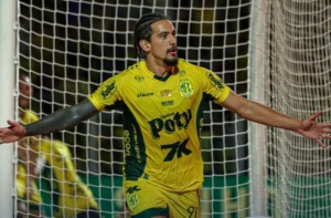 BRASILEIRÃO: São Paulo vence o Corinthians e Mirassol atropela o Santos