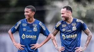 Robson Júnior, filho de Robinho, é inscrito pelo Santos no Brasileirão