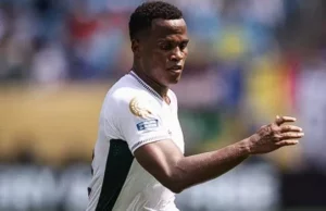 Arias pede apoio de latino-americanos ao Fluminense