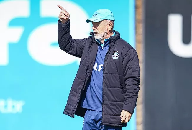 Cuéllar é outro que desfalca o Grêmio na decisão da Recopa Gaúcha