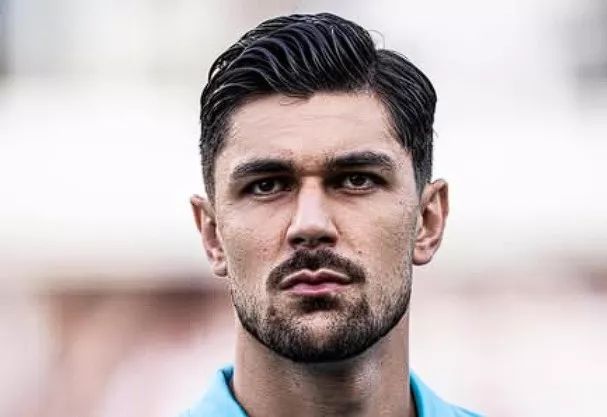 João Basso supera críticas e brilha como titular do Santos