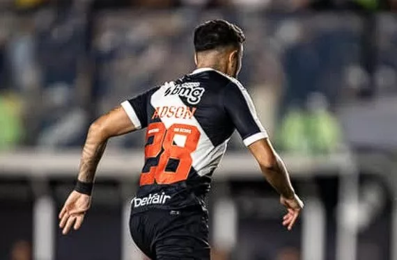 Adson sofre nova fratura e vira baixa importante no Vasco 1 Adson Soares. Foto: Reprodução/Instagram/@adsonsoares