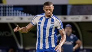 Pedrão retorna ao Avaí após suspensão de Jonathan Costa na Série B