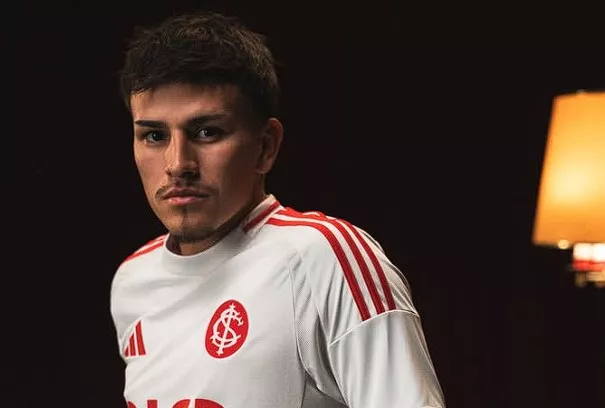 Bernabei volta aos treinos e pode reforçar Inter no Brasileirão