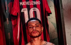 Matheuzinho assume camisa 10 do Vitória e busca fim do jejum
