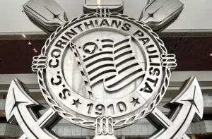 Corinthians quita salários atrasados, mas seguem pendências