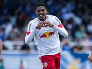 Bruninho volta ao Red Bull Bragantino após empréstimo e trata lesão