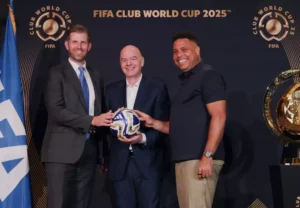 Infantino diz que Mundial é o 'torneio mais bem-sucedido' e põe Ronaldo para responder críticas