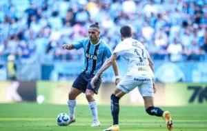 Braithwaite brinca e revela desejo de renovar com o Grêmio
