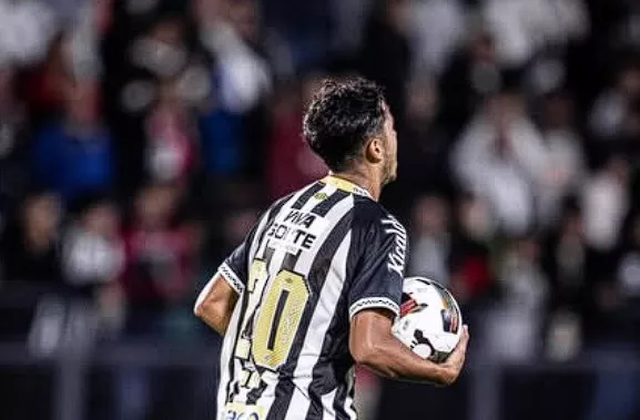 Santos renova contrato de Hyan até 2027 e aposta em joia da base