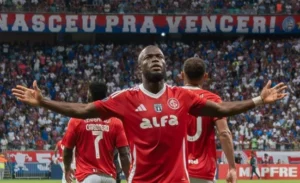 Valencia é vaiado no Beira-Rio após nova atuação sem gols