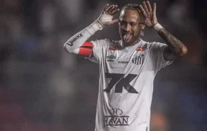 Neymar comemora atuação em amistoso no Santos: 'Muito melhor'
