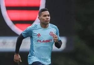 Flamengo perde Alex Sandro e Ayrton Lucas por lesão contra o São Paulo