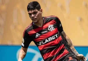Ayrton Lucas sofre grave corte e desfalca Flamengo no Brasileirão