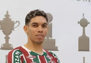 Atlético-GO sonda Paulo Baya, do Fluminense