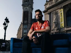 Giroud volta ao Lille após 13 anos e reforça ataque francês