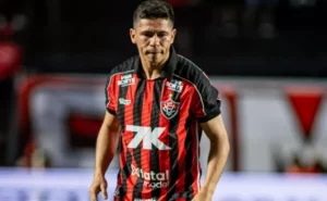 Vitória sem Osvaldo contra Sport após cartão e discussão