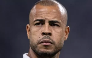 Mayke deixa Palmeiras e acerta com Santos até 2027