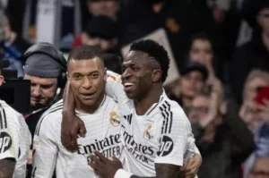 Vini Jr. e Mbappé: Real Madrid busca encaixe ideal em 2025