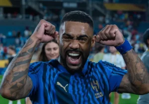 Malcom visita Corinthians de helicóptero e revive emoção na Arena